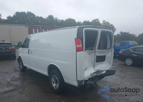 2013 Chevrolet Express 2500 Work Van z USA, uszkodzony, nr VIN 1GCWGFCAXD1191763